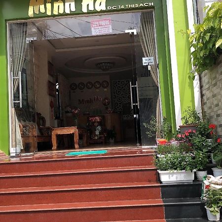 ホテル Khach San Minh Ha ダラット エクステリア 写真