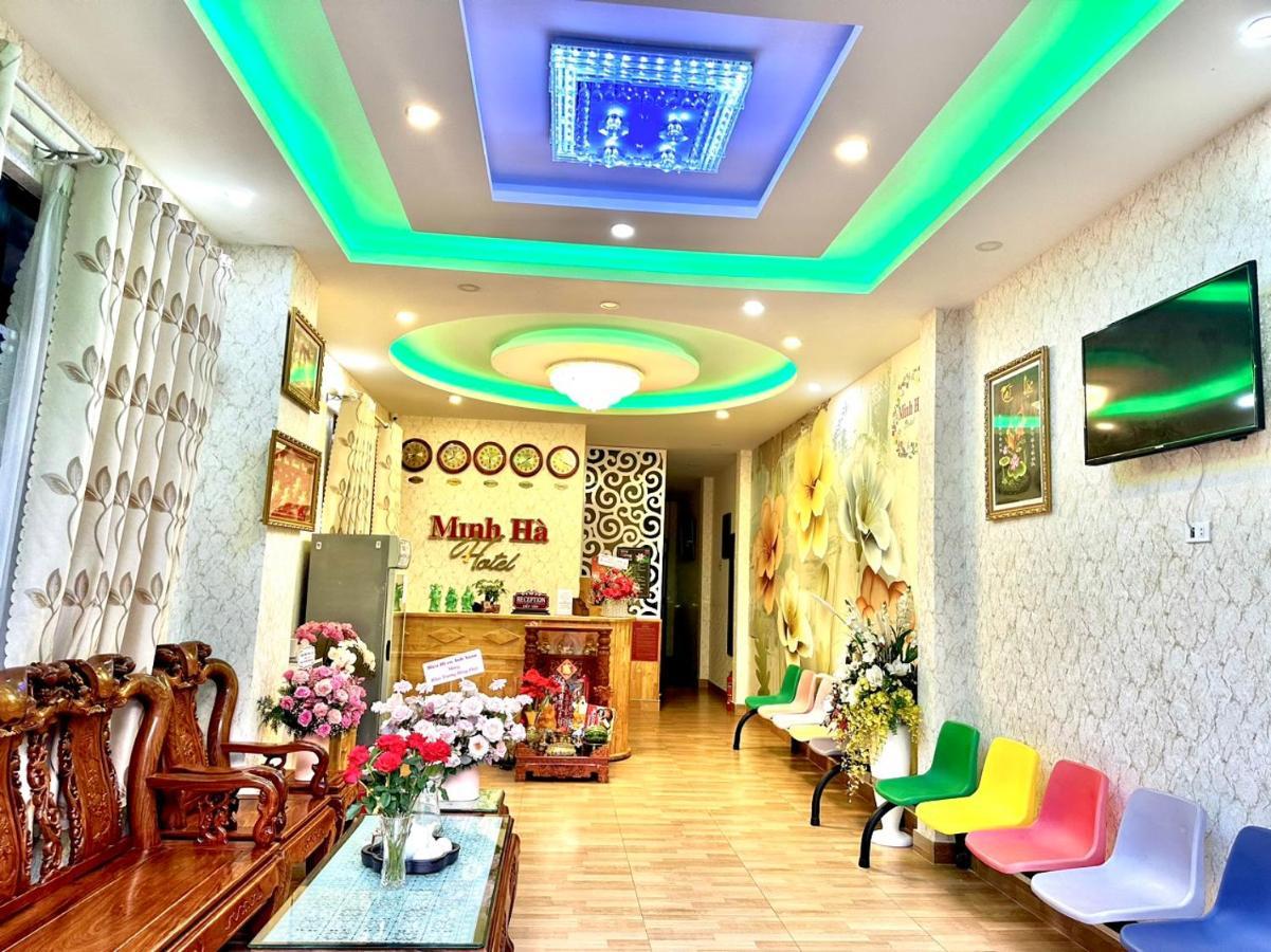 ホテル Khach San Minh Ha ダラット エクステリア 写真
