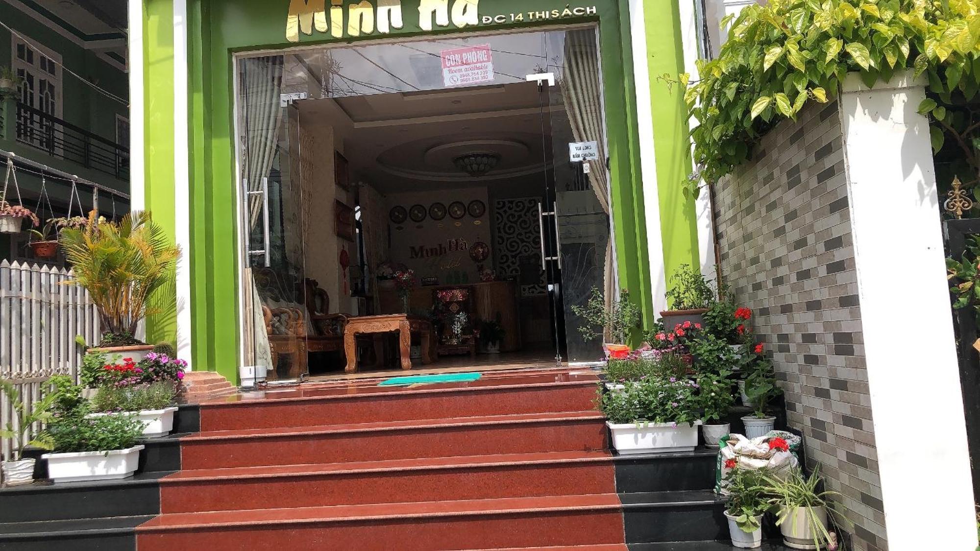 ホテル Khach San Minh Ha ダラット エクステリア 写真
